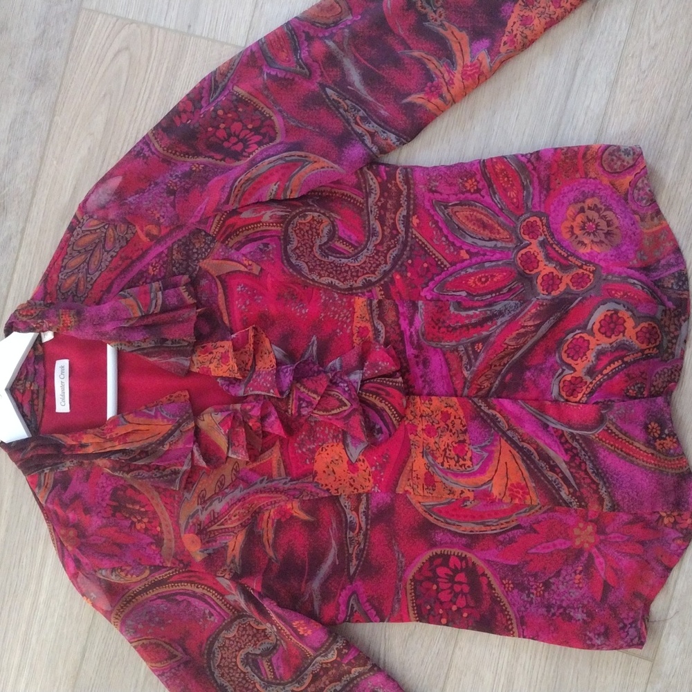 NEW Coldwater Creek Blouse Size Medium Red Print Long Sleeve Ruffle Collar